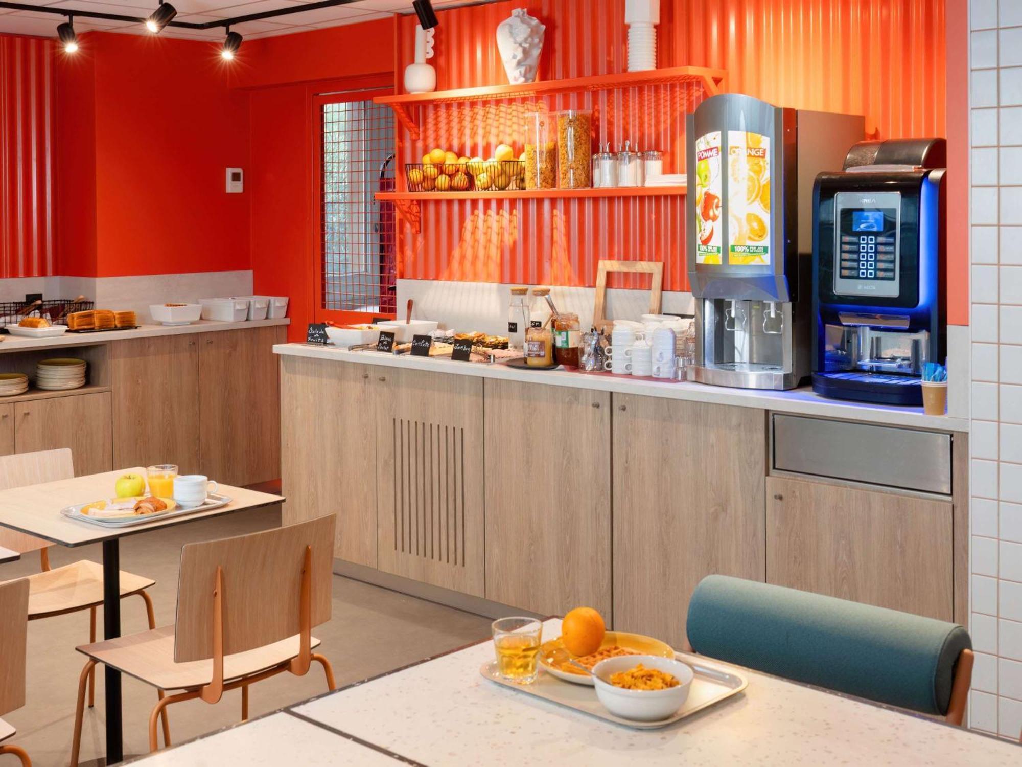 Ibis Budget Pertuis Portes Du Luberon Exterior photo