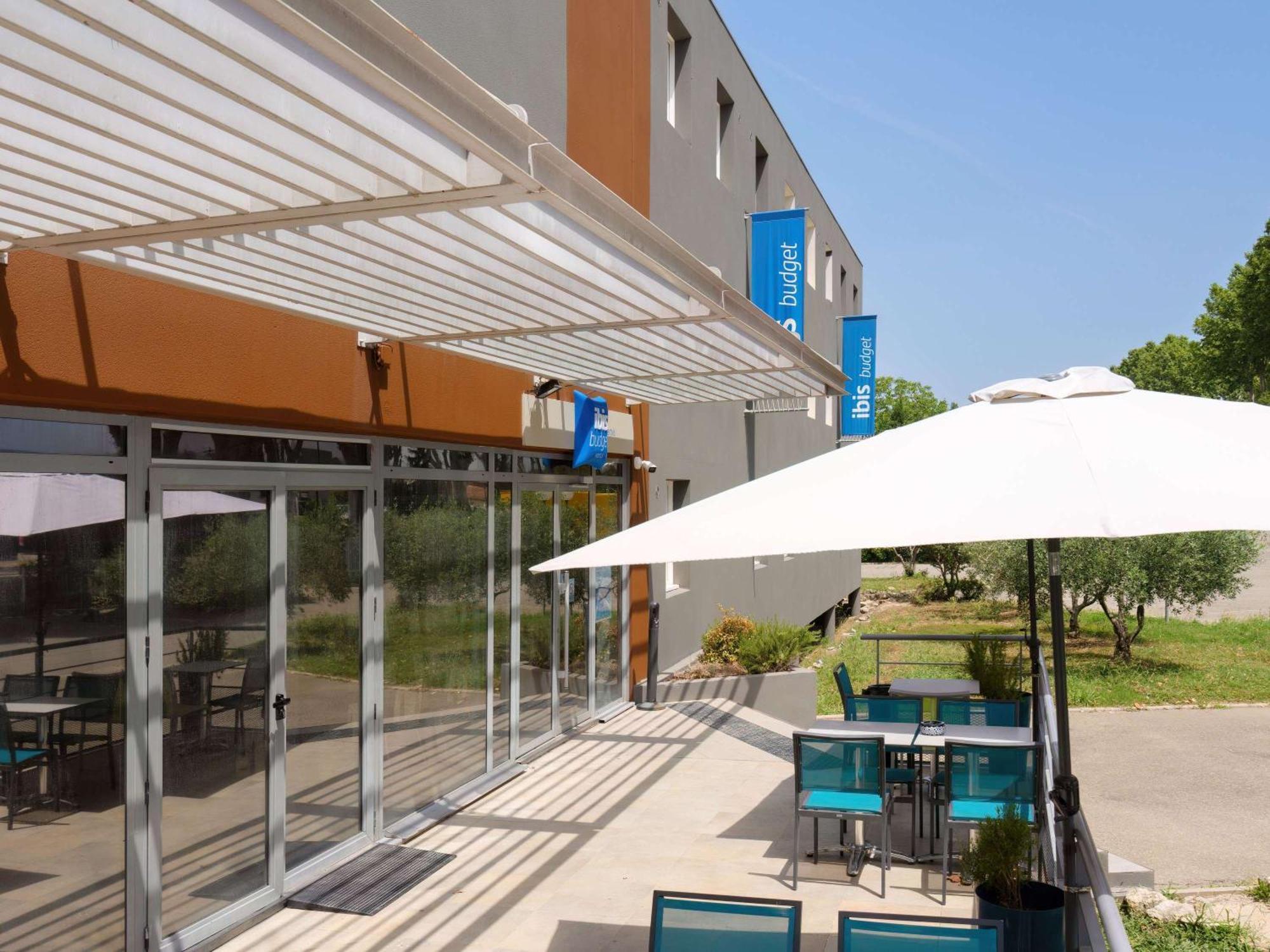 Ibis Budget Pertuis Portes Du Luberon Exterior photo