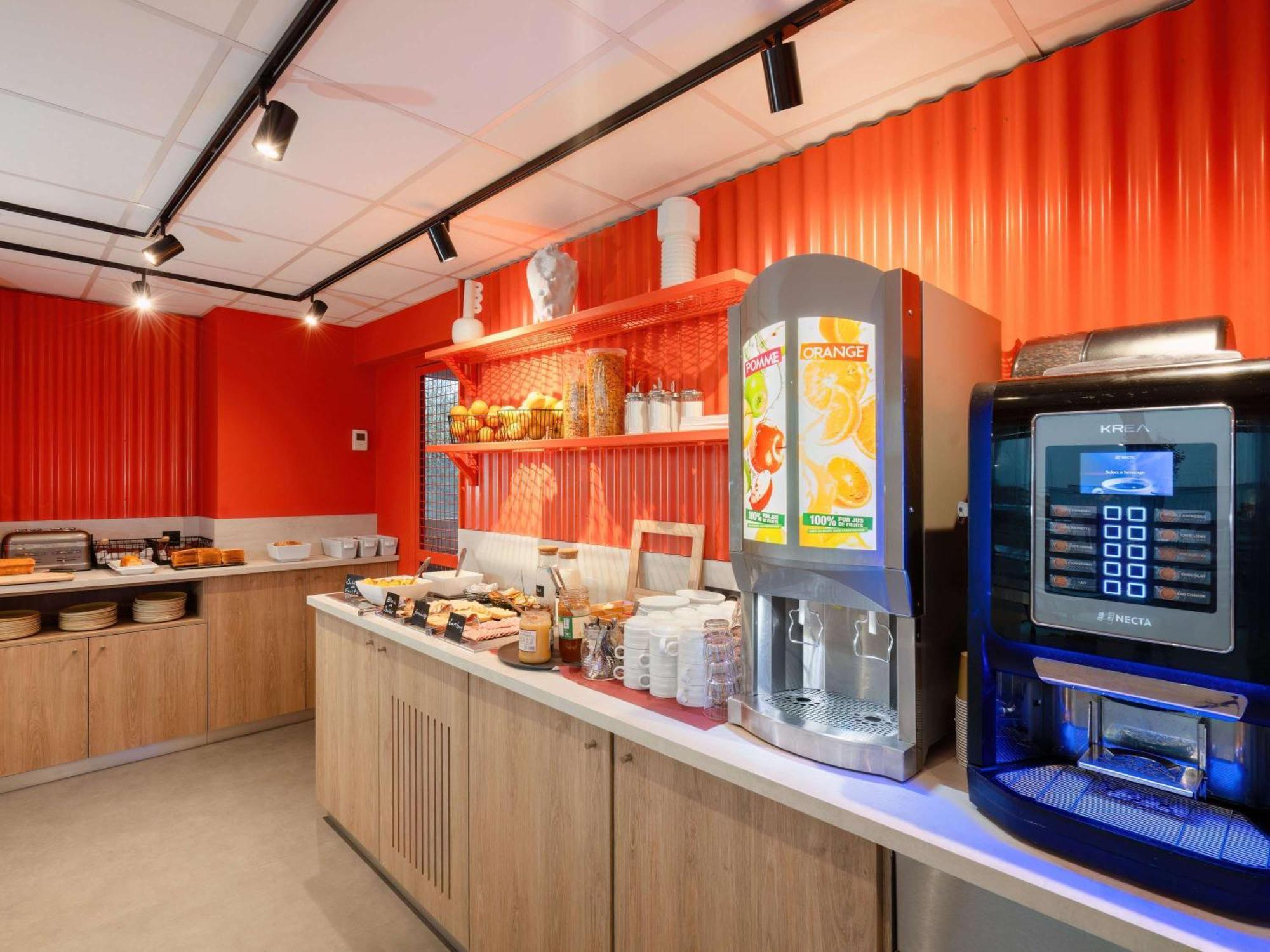 Ibis Budget Pertuis Portes Du Luberon Exterior photo
