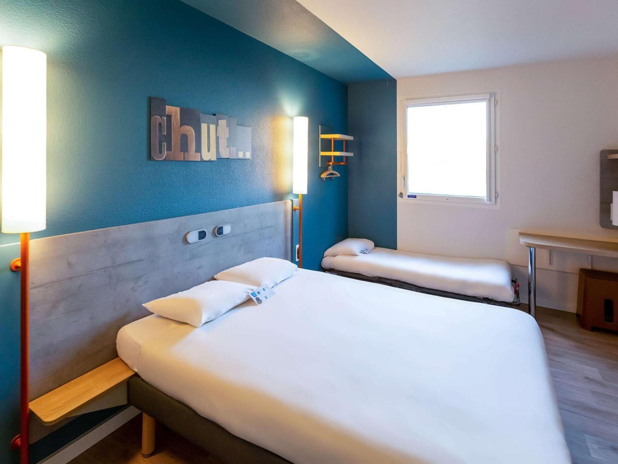 Ibis Budget Pertuis Portes Du Luberon Exterior photo