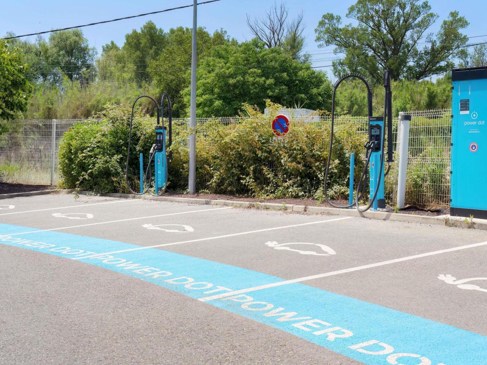Ibis Budget Pertuis Portes Du Luberon Exterior photo