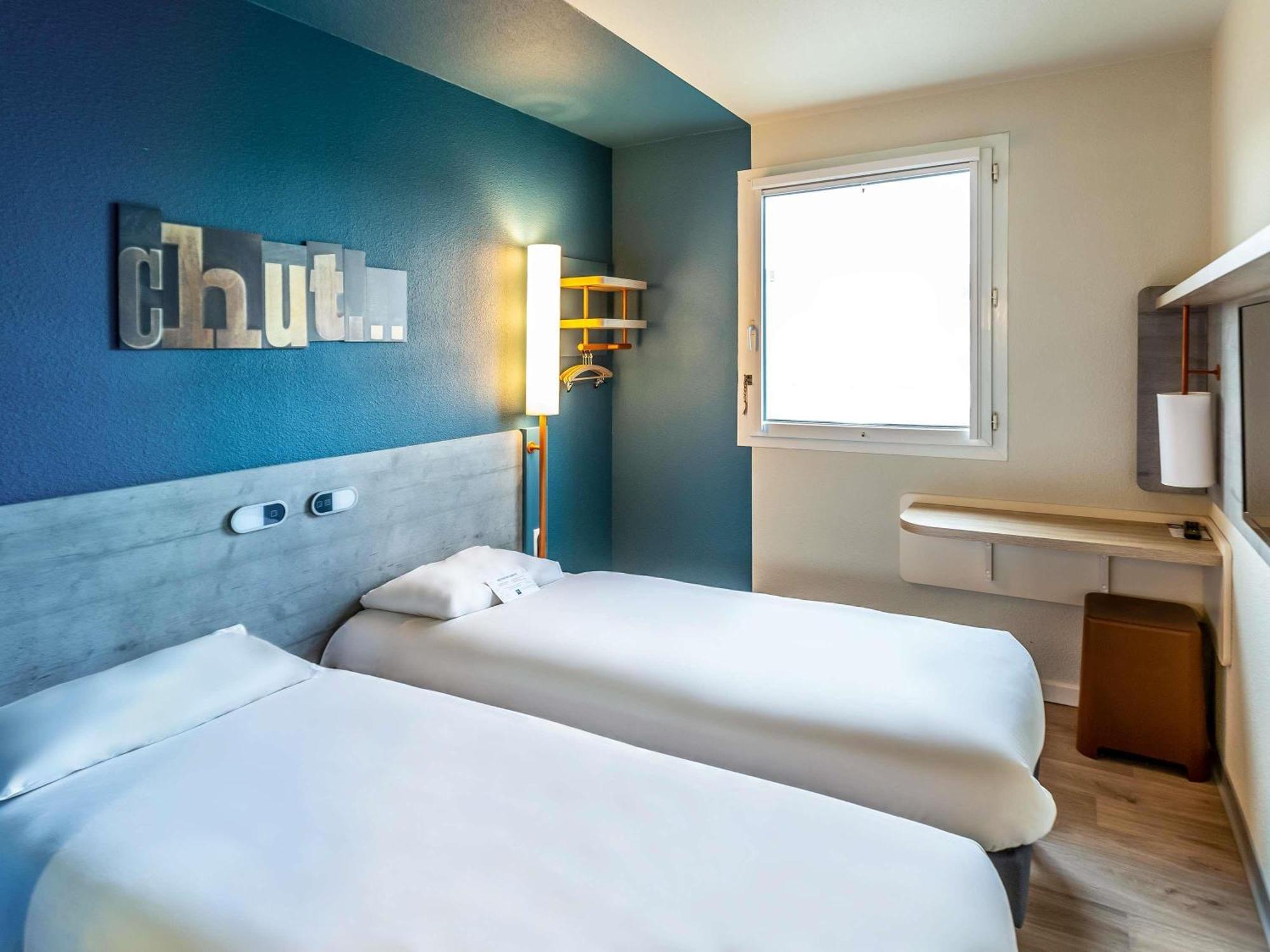 Ibis Budget Pertuis Portes Du Luberon Exterior photo