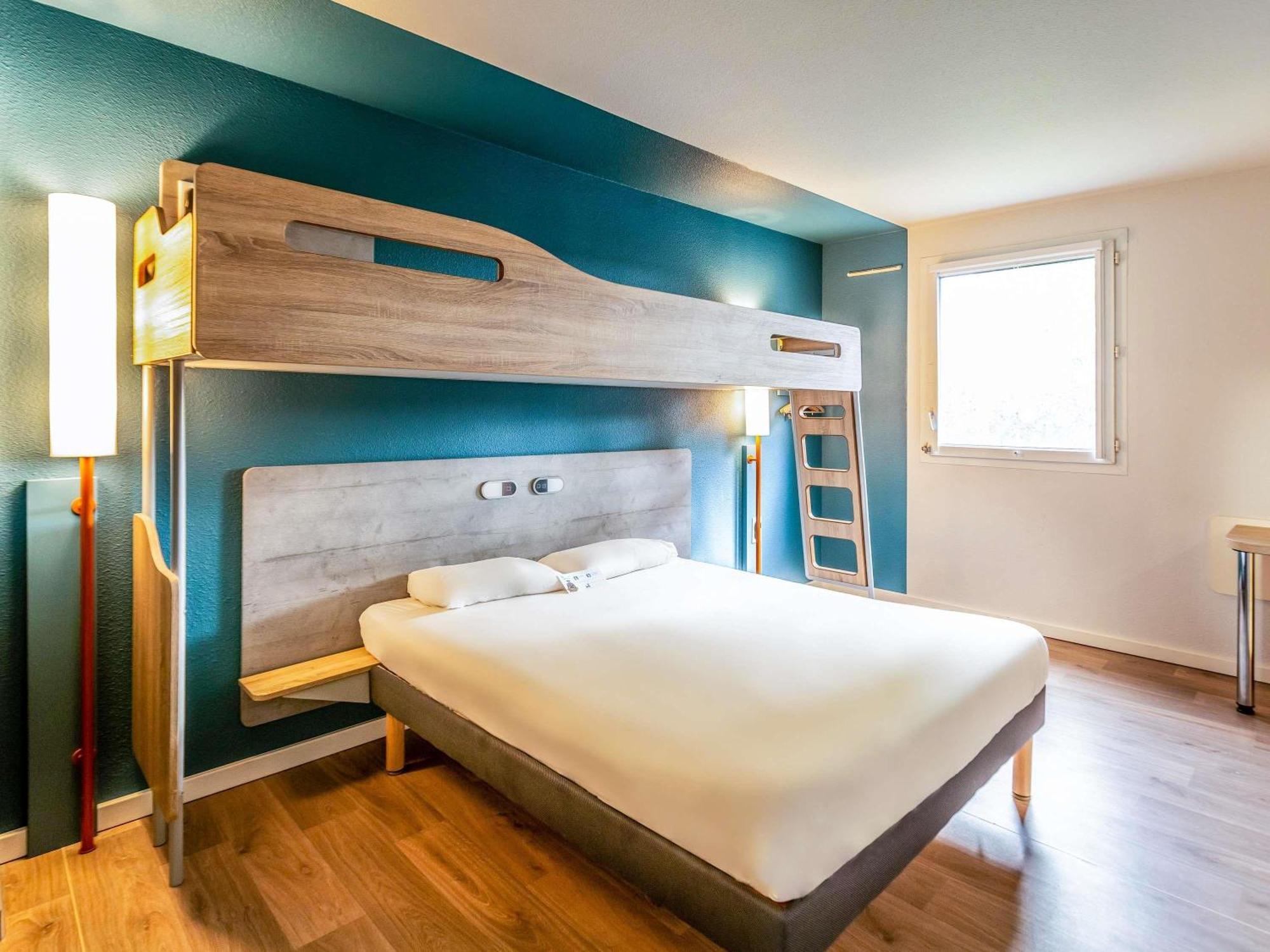 Ibis Budget Pertuis Portes Du Luberon Exterior photo