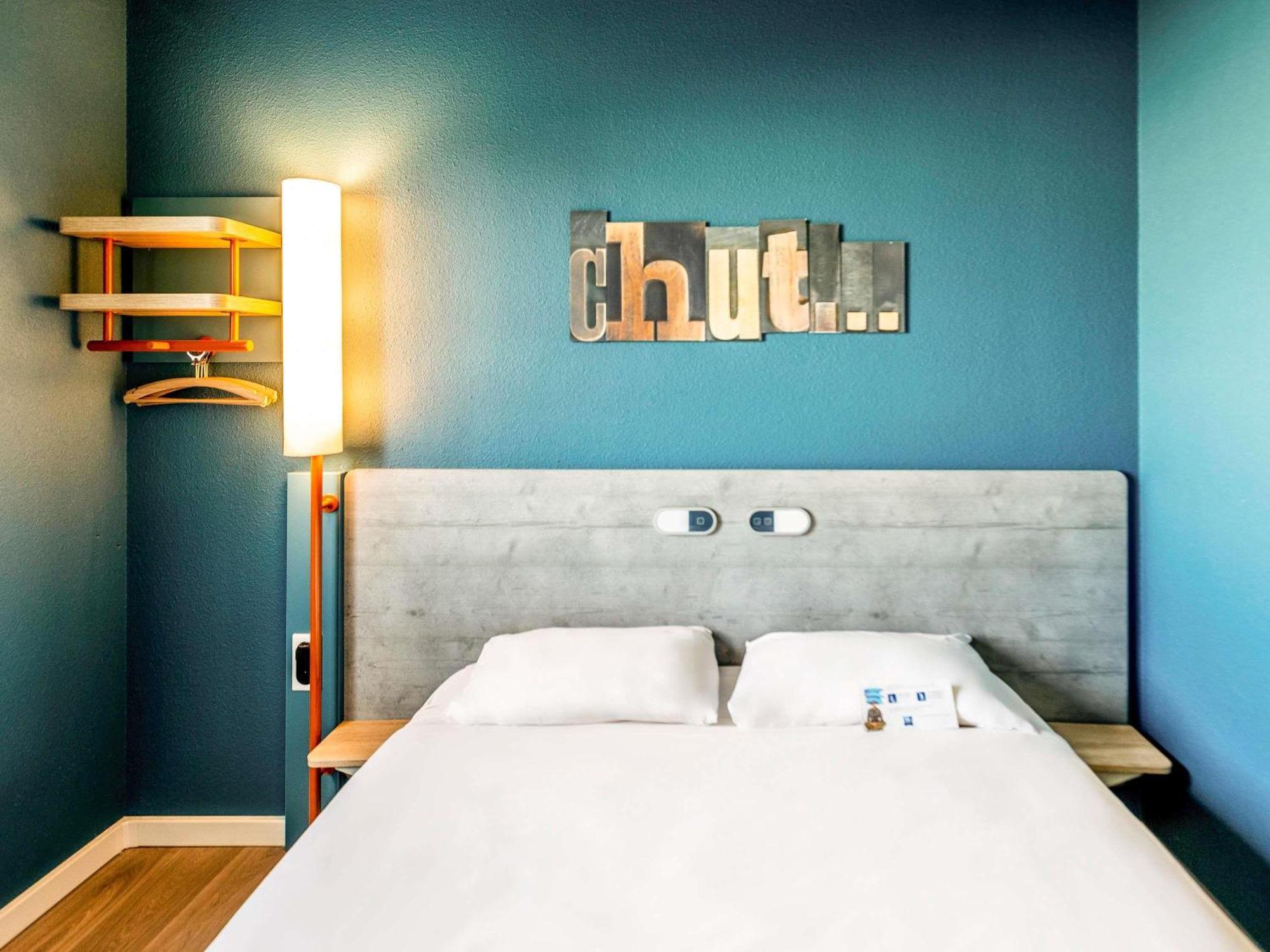 Ibis Budget Pertuis Portes Du Luberon Exterior photo