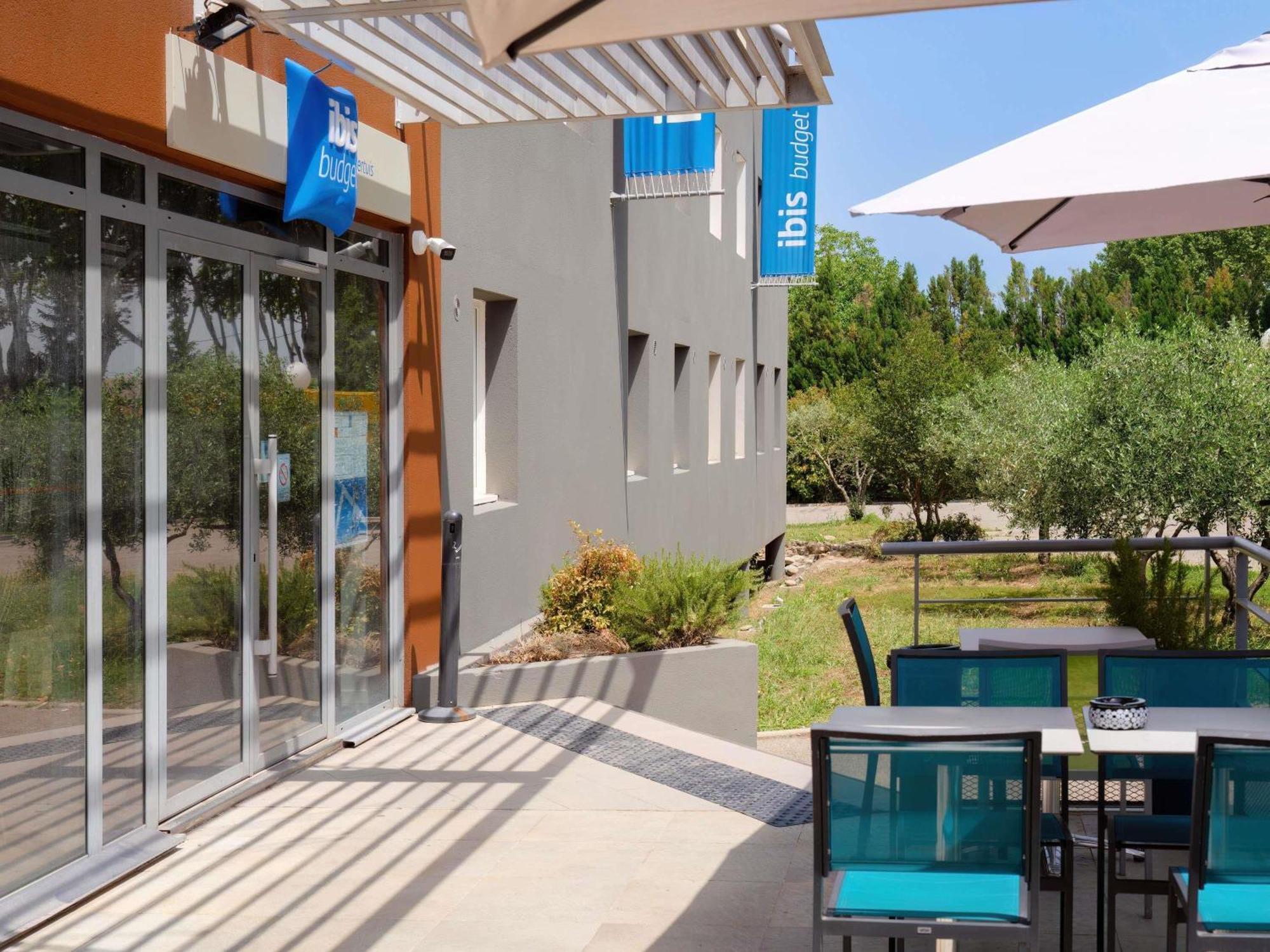 Ibis Budget Pertuis Portes Du Luberon Exterior photo